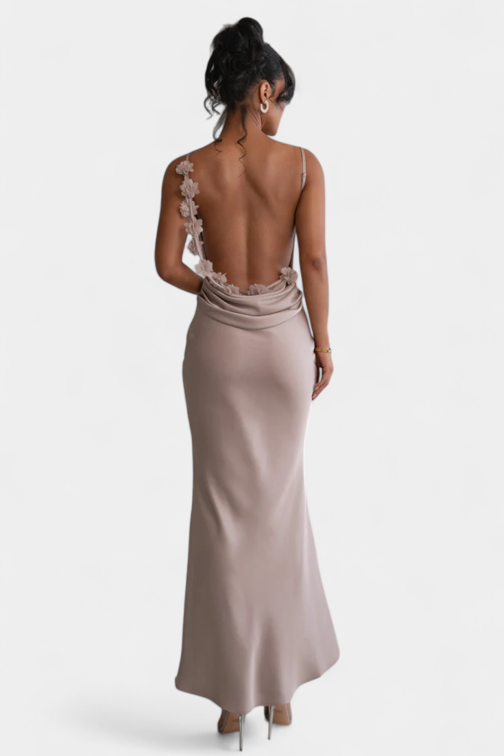 Mercedes Novia Dress with Floral Details and Draped Neck