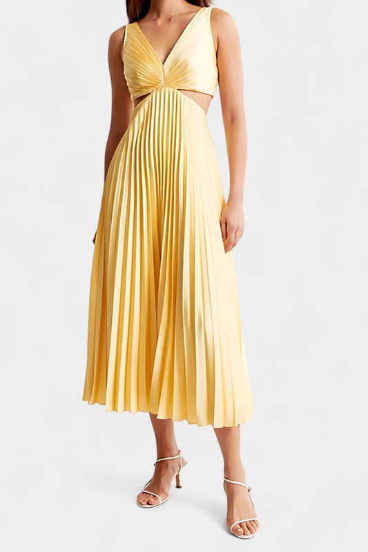 Selena's Sleeveless Pleated Dress with Side Slit and Twist Detail