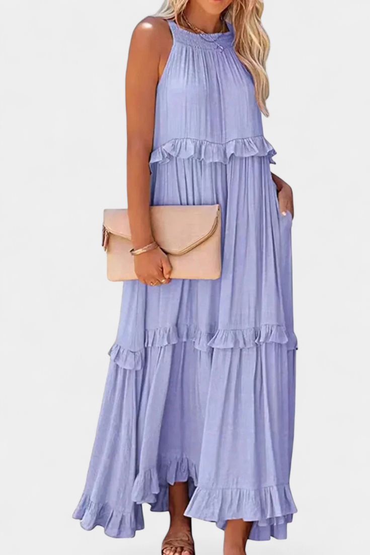 Monica Dress: Classic Comfort and Natural Freshness