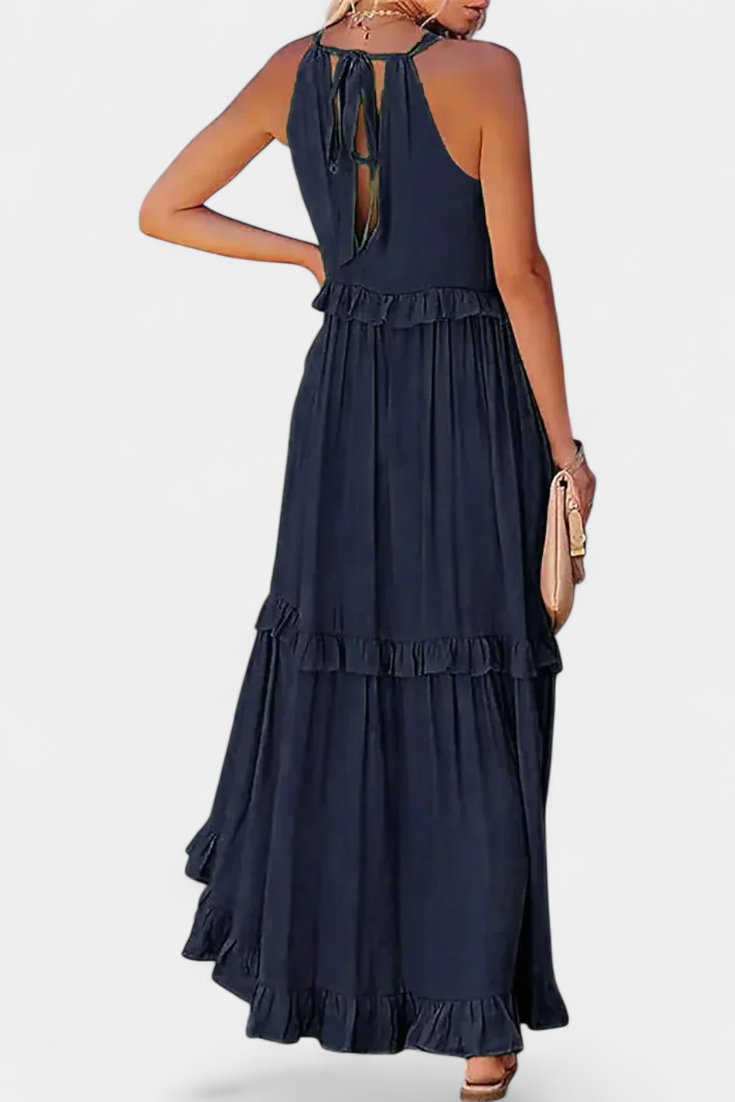 Monica Dress: Classic Comfort and Natural Freshness