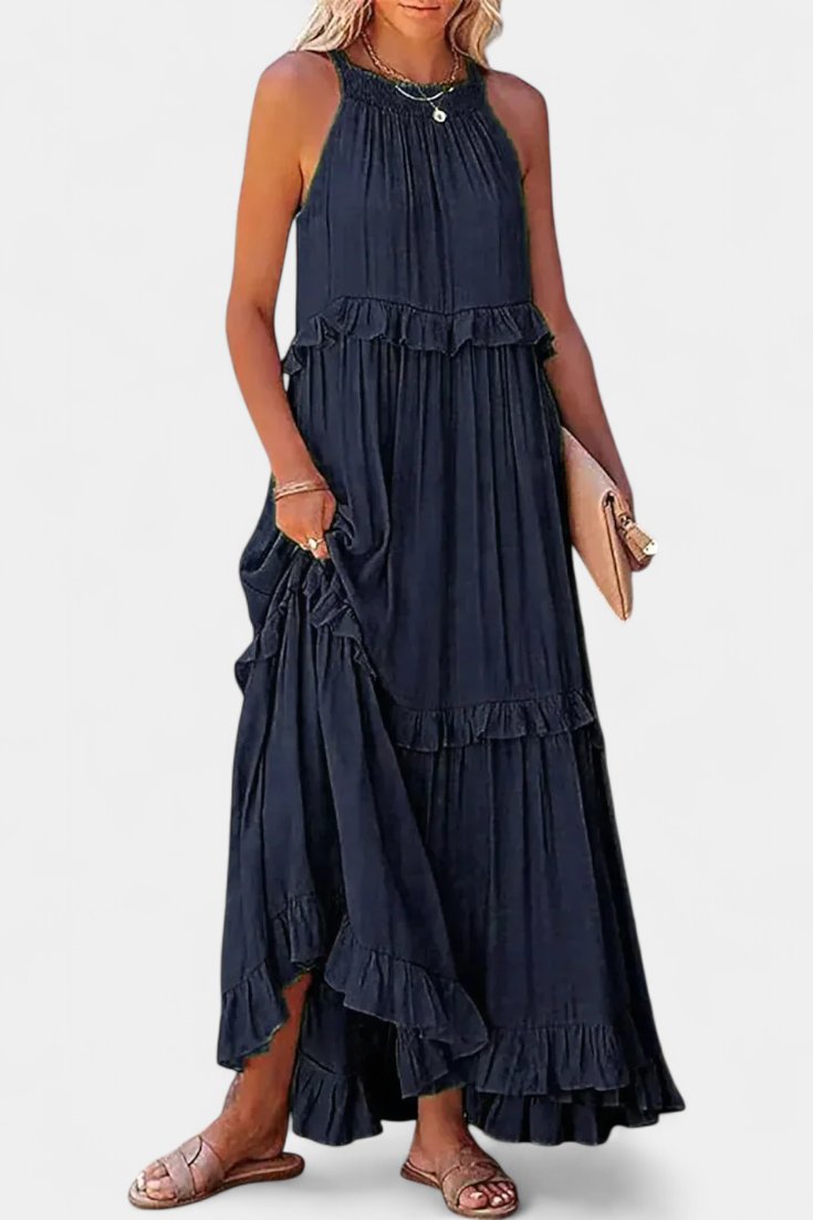 Monica Dress: Classic Comfort and Natural Freshness