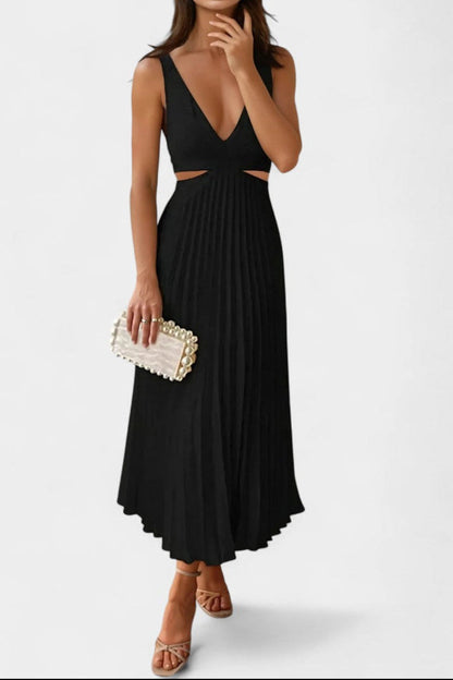 Selena's Sleeveless Pleated Dress with Side Slit and Twist Detail