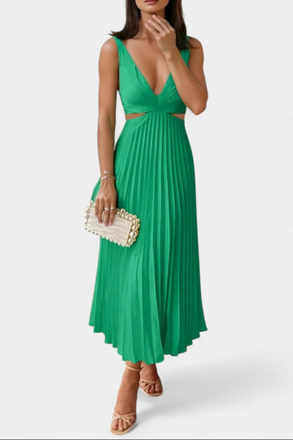 Selena's Sleeveless Pleated Dress with Side Slit and Twist Detail