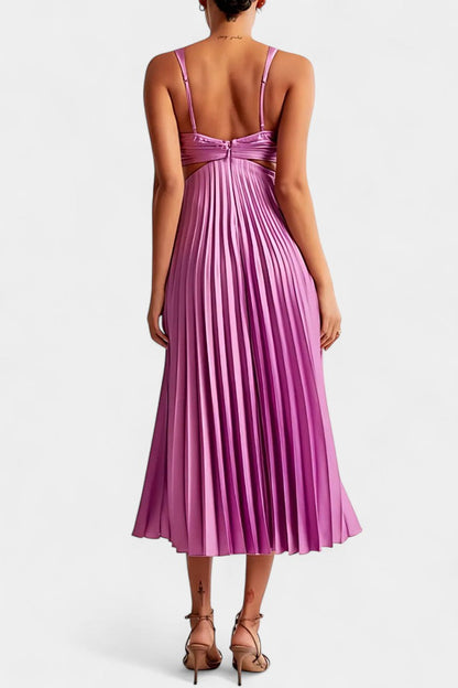 Selena's Sleeveless Pleated Dress with Side Slit and Twist Detail