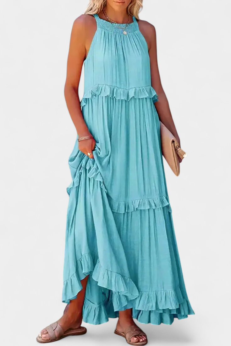 Monica Dress: Classic Comfort and Natural Freshness