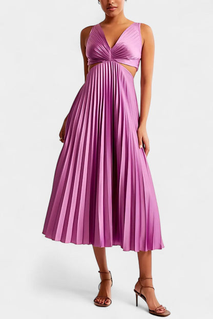Selena's Sleeveless Pleated Dress with Side Slit and Twist Detail
