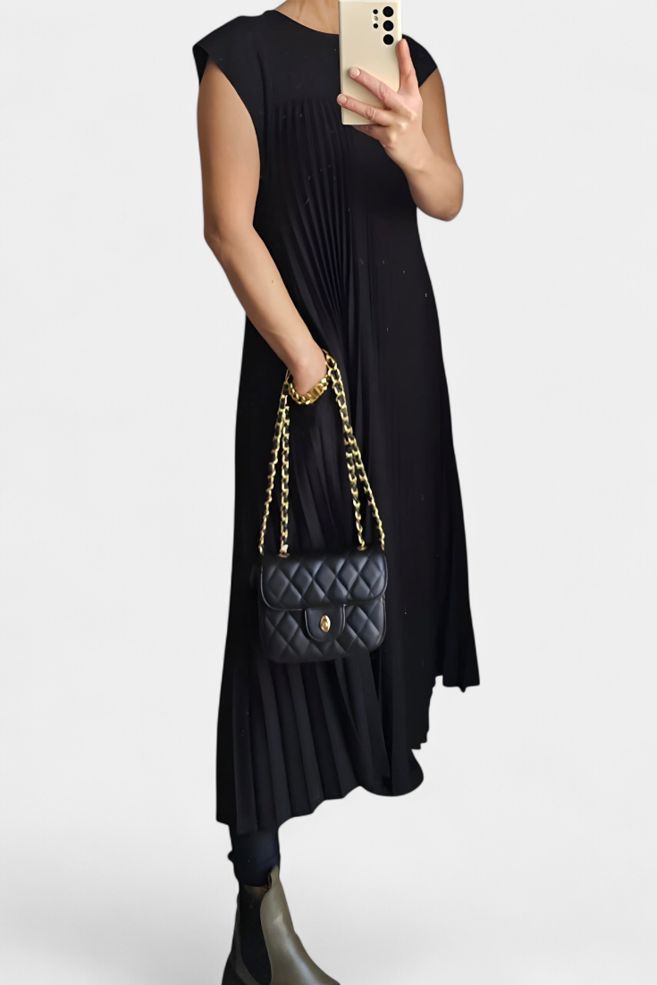 Manuela Sleeveless Dress with Pleats and High Waist