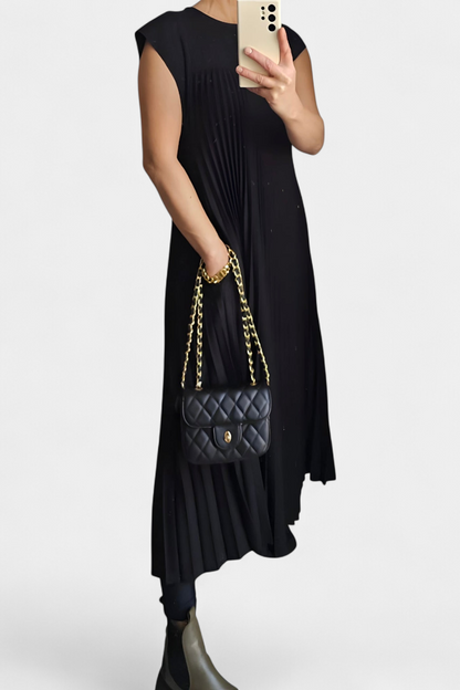 Manuela Sleeveless Dress with Pleats and High Waist