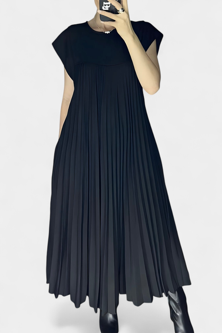 Manuela Sleeveless Dress with Pleats and High Waist