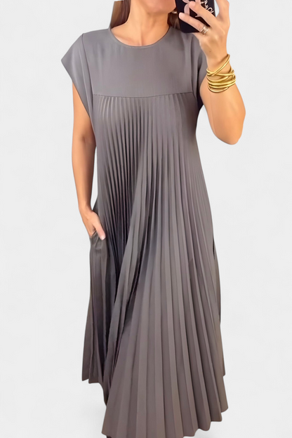 Manuela Sleeveless Dress with Pleats and High Waist
