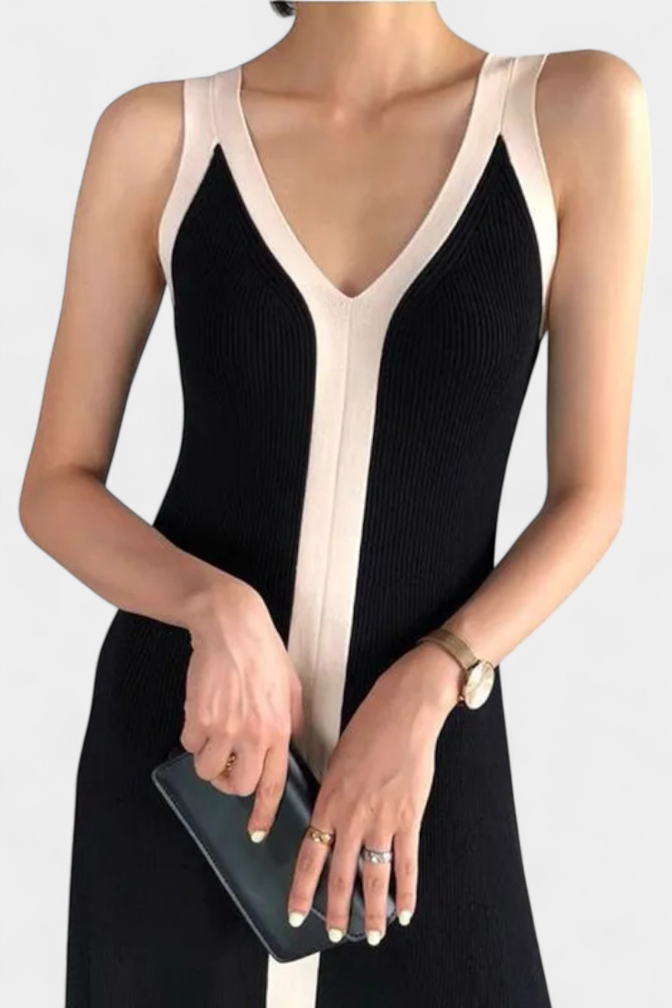 Brielle Sleeveless V-Neck Dress with Contrast Buttons